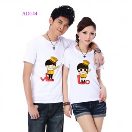 Áo đôi kết hợp quần bò năng động