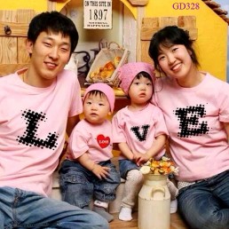 Bộ áo Love gia đình mầu hồng